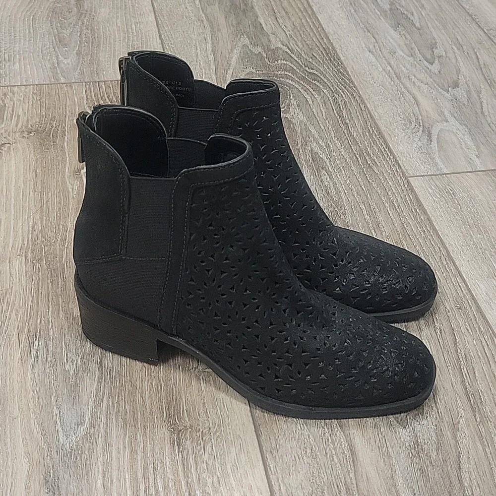 Kenneth Cole Size 5 Black Salt Laser Gore Bootie NEW